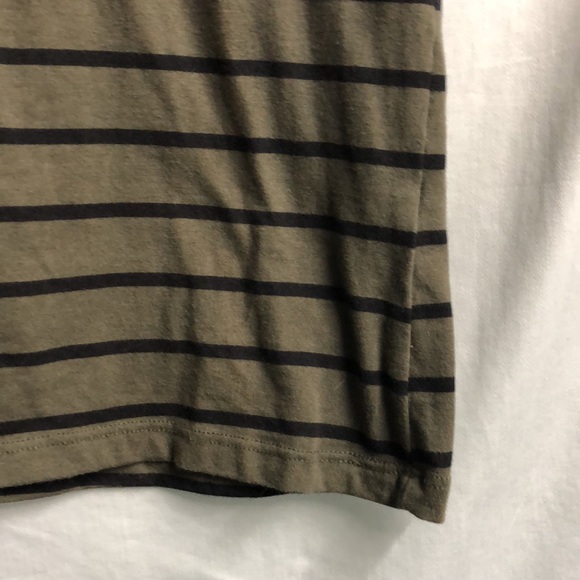Heart and hips, large olive green, black striped V-neck T-shirt juniors wuc - Picture 6 of 9